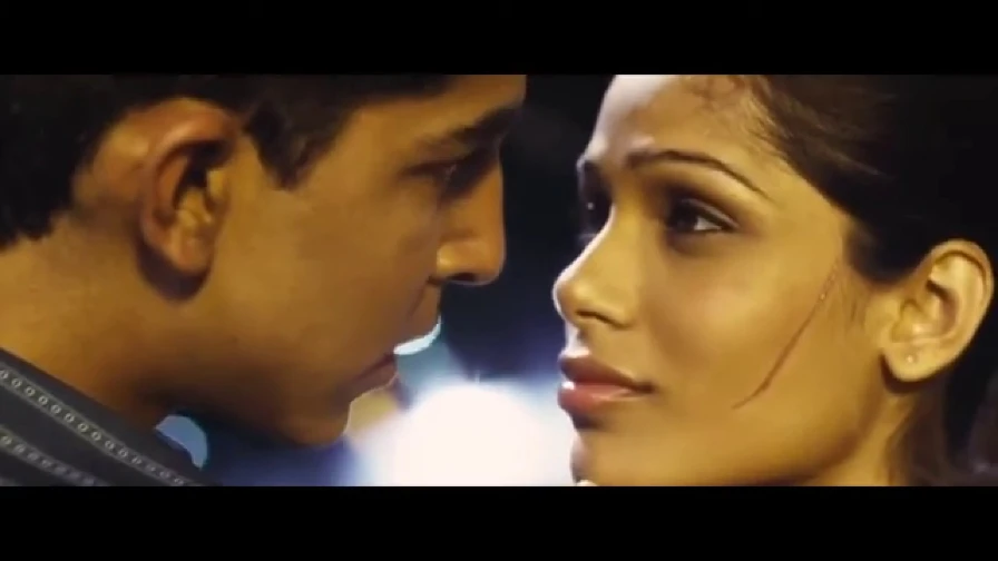 Scene from Slumdog Millionaire showing recurring visual motifs